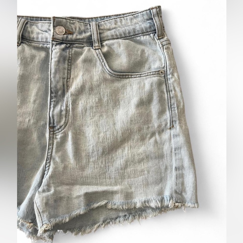 Pilcro and the Letterpress Anthropologie Distressed High-Waisted LightWash Short - Picture 6 of 7